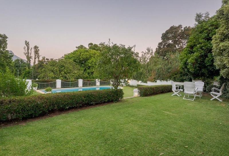 6 Bedroom Property for Sale in Constantia Upper Western Cape